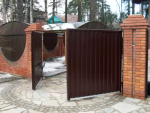 Выбираем идеальные распашные ворота